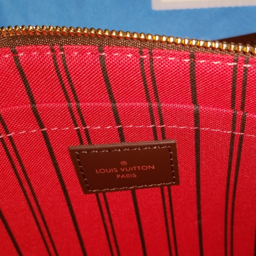LV lil bag never used brand new - Picture 3 of 4